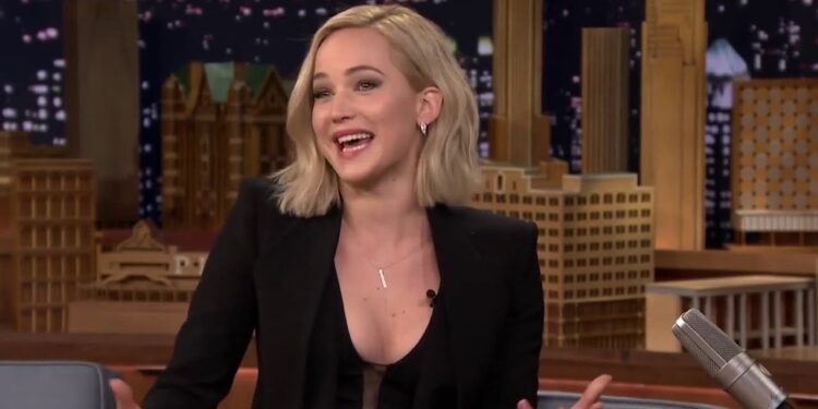 Miley Cyrus Addresses Jennifer Lawrence Affair Rumor