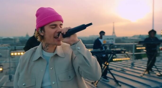 Justin Bieber Helps Chris Brown After Arrest