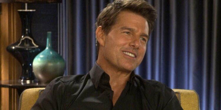 Tom Cruise Helps Struggling David Beckham