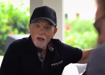 Billy Joel Trashes The Beatles Album