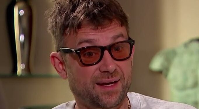 Blur Singer Admits Defeat To Oasis