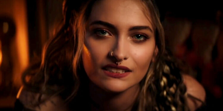 Michael Jackson’s Daughter Cries During Breakup