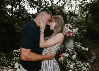 Taylor Swift’s Proposal Spent Big Money On Flowers