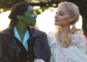 Ariana Grande Is Downsizing Her Tour