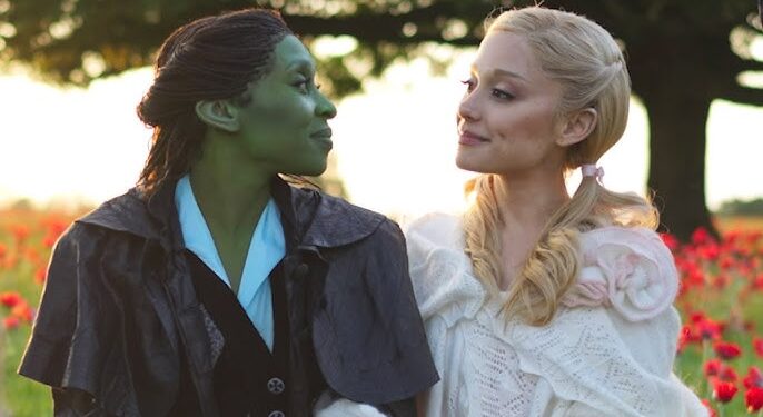 Ariana Grande Is Downsizing Her Tour