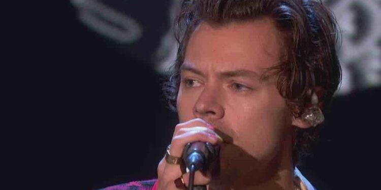 Harry Styles Texts Fans Cryptic Voice Note